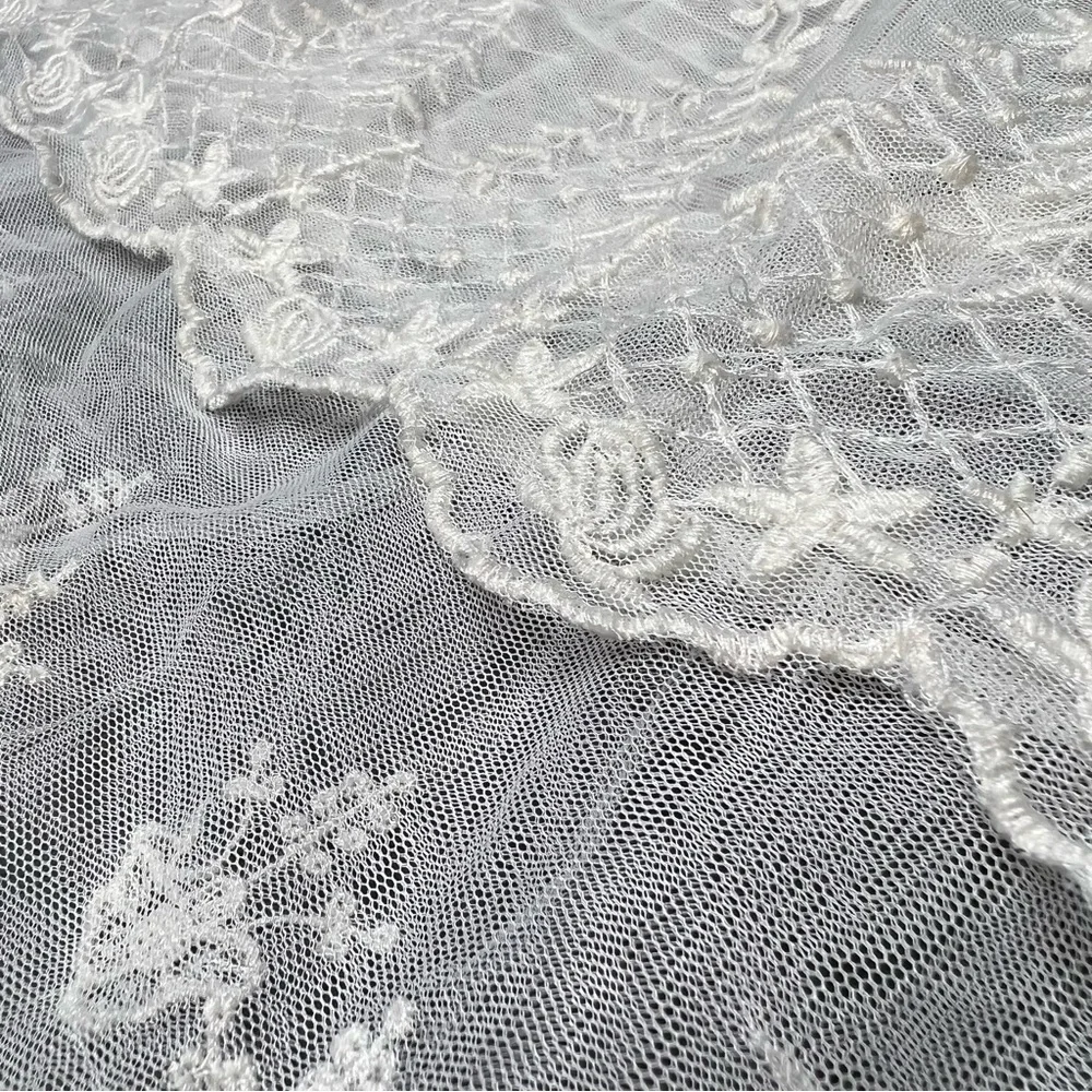 ❌SOLD❌ AEO Cami Tank Top Tiered Mesh Lace Embroidered Festival Off White Cream M - Picture 12 of 17